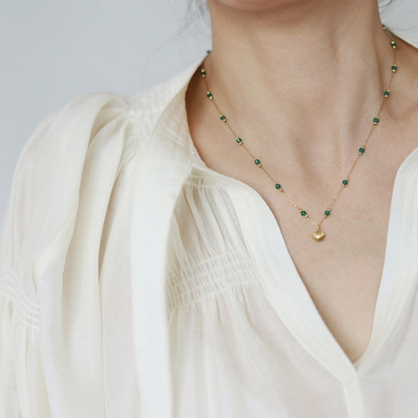 colares de miçangas, colar de ouro 18k feminino, colares femininos de ouro, colares femininos banhado a ouro, Colar Feminino de Concha e Grânulo Verde Éclat